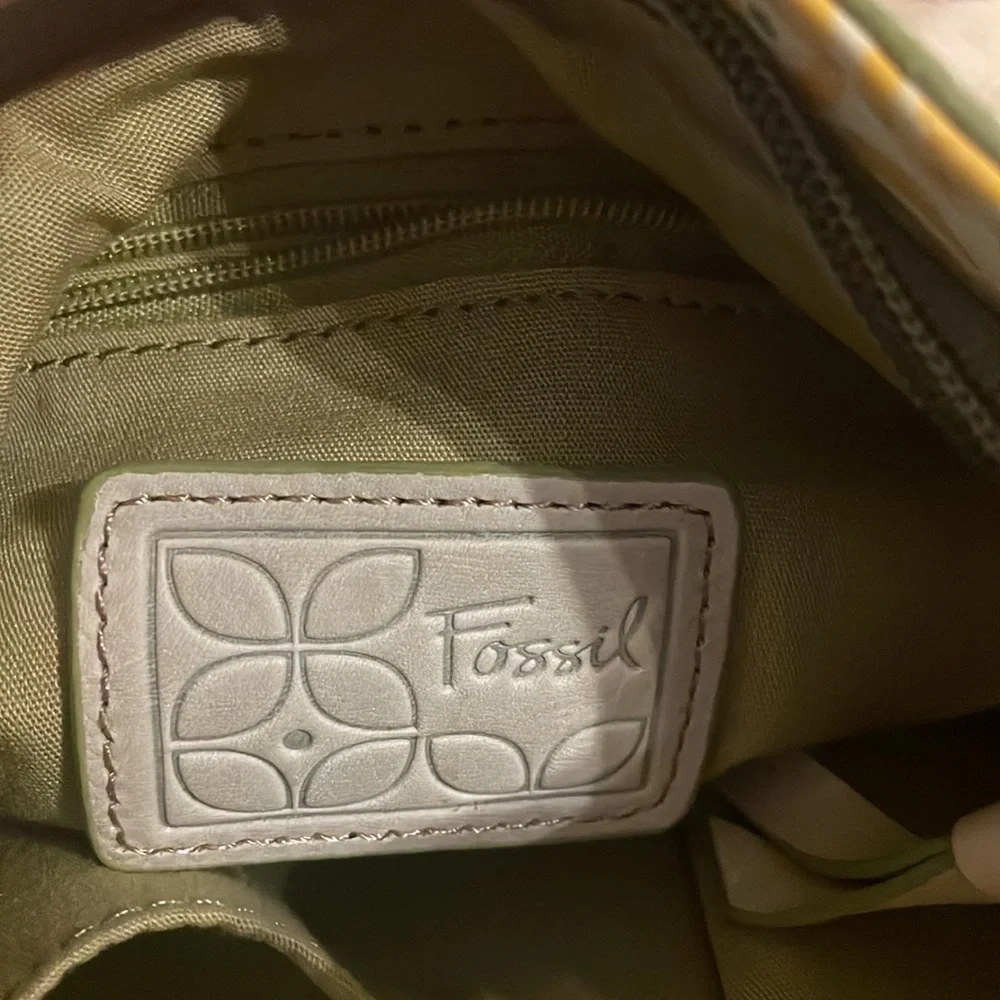 RARE Fossil crossbody purse with butterfly detail. - Picture 6 of 6